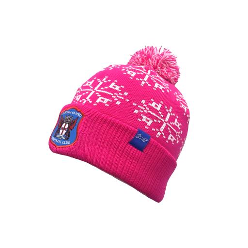 pink bobble hat 2 (1).png